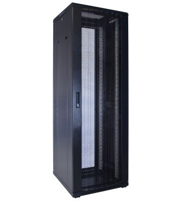 37U patchkast met geperforeerde deur 600x600x1800mm (BxDxH)